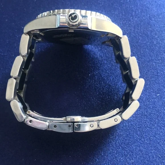 Guess Collection Watch - Picture 2 of 6